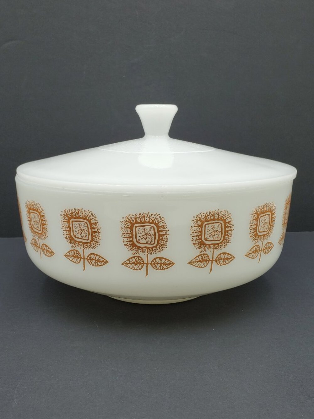 Federal Glass Sunflower 3.5 Qt Lidded Casserole Dish Covered Serving Bowl